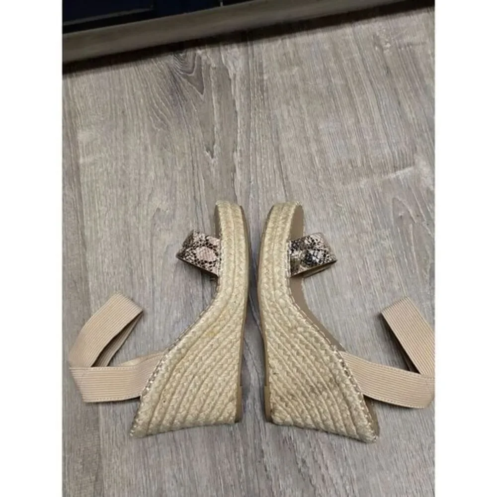 Soda ‎ Women's Snakeskin Print Wedge Shoes Size 7.5